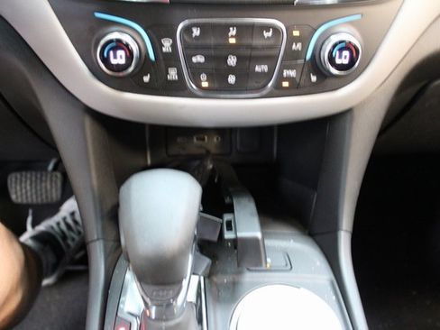 Used 2022 Chevrolet Equinox LT image 15