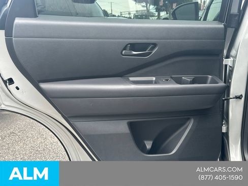 Used 2025 Nissan Pathfinder SV FWD image 25