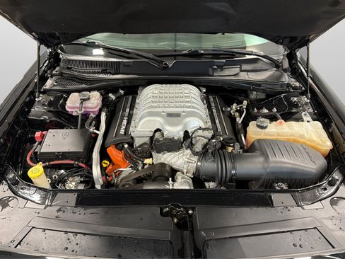 Used 2016 Dodge Challenger SRT Hellcat RWD image 11