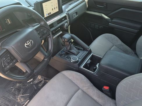 Certified 2025 Toyota Tacoma SR5 AWD/4WD image 9