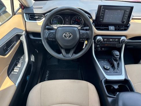 Used 2019 Toyota RAV4 LE w/ Carpet Mat Package AWD/4WD image 23
