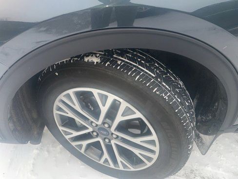 Used 2022 Ford Escape SEL w/ Technology Package image 3