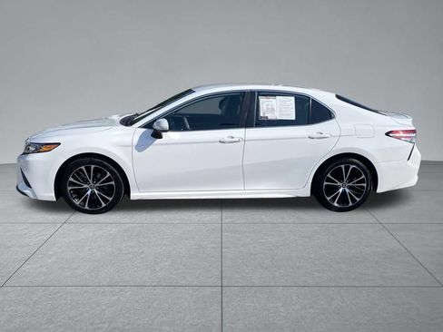 Used 2020 Toyota Camry SE FWD image 4
