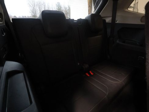 Used 2019 Volkswagen Tiguan SE image 31