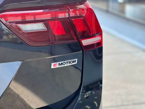 Used 2021 Volkswagen Tiguan SE image 9