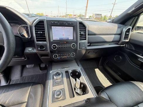Used 2020 Ford Expedition XLT w/ Equipment Group 202A AWD/4WD image 15