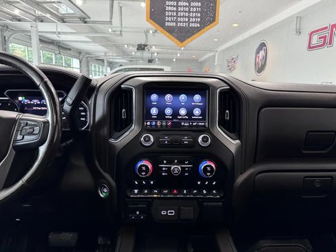 Certified 2022 GMC Sierra 3500 Denali AWD/4WD image 20