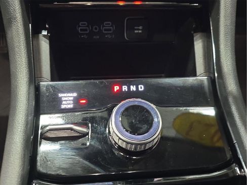 Used 2023 Jeep Grand Cherokee Limited AWD/4WD image 16