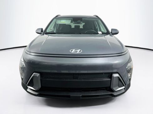 Used 2025 Hyundai Kona SEL FWD image 2