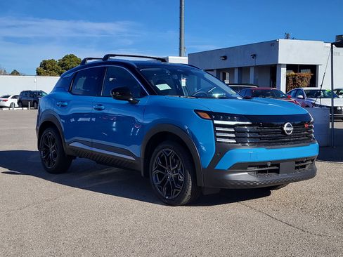 New 2026 Nissan Kicks SR image 3