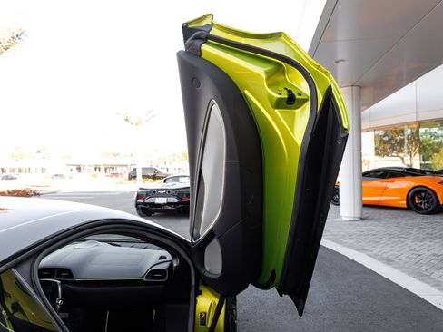 Used 2023 McLaren Artura image 50