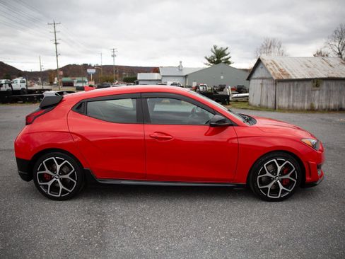 Used 2019 Hyundai Veloster N N image 3