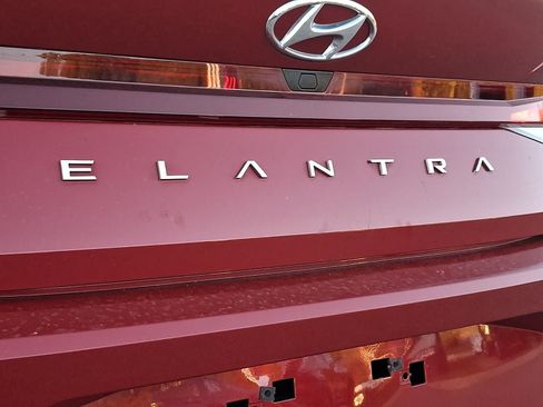 Used 2023 Hyundai Elantra SEL w/ Cargo Package FWD image 31