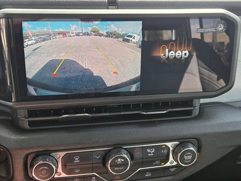 Used 2024 Jeep Wrangler Unlimited Sport AWD/4WD image 16