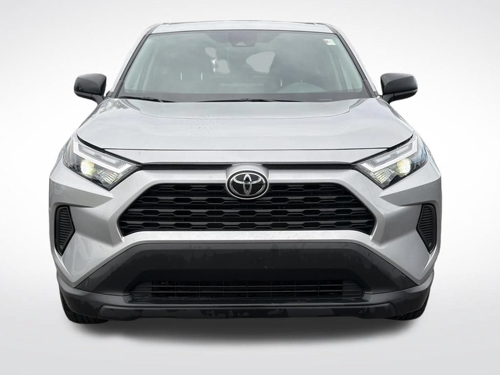 Used 2025 Toyota RAV4 LE AWD/4WD image 3