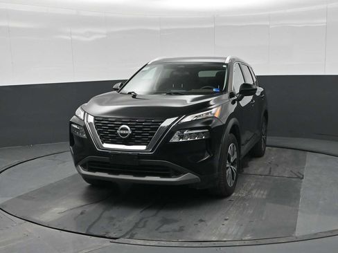 Used 2022 Nissan Rogue SV w/ SV Premium Package image 5