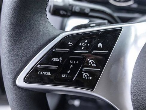 New 2026 Mercedes-Benz GLB 250 4MATIC image 13