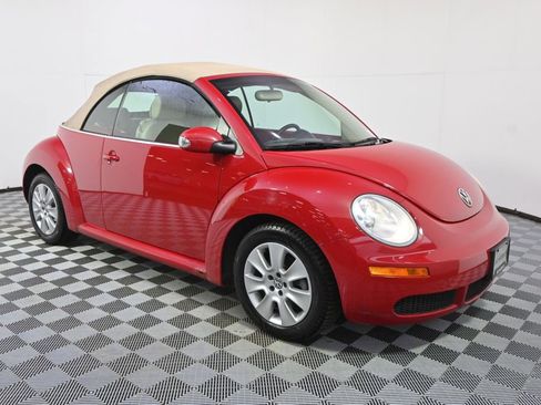 Used 2010 Volkswagen Beetle Convertible FWD image 8