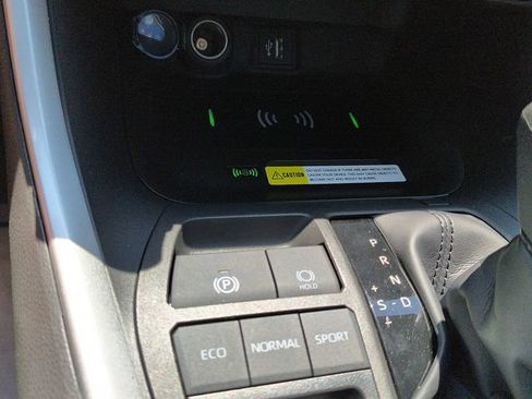 Certified 2025 Toyota RAV4 XLE w/ Convenience Package FWD image 25