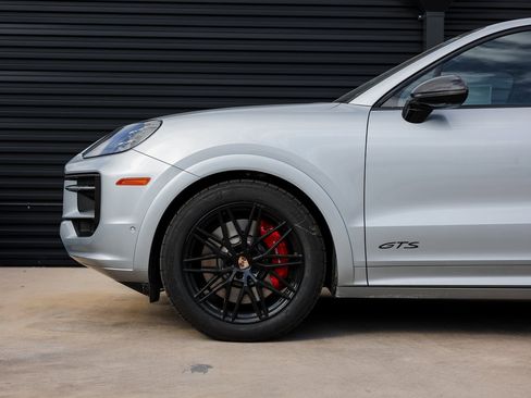 New 2026 Porsche Cayenne GTS image 11
