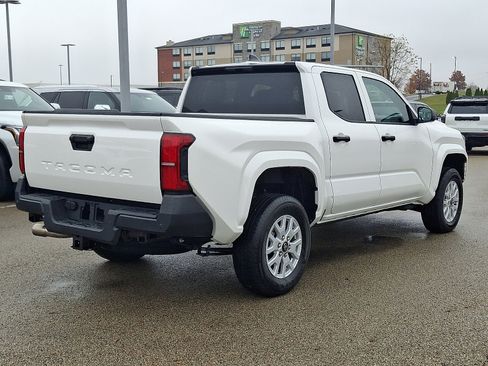 Used 2025 Toyota Tacoma SR image 6
