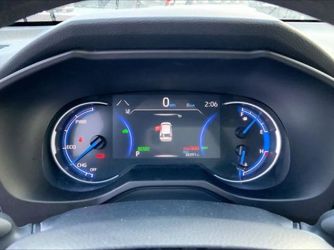 Used 2024 Toyota RAV4 LE AWD/4WD image 25