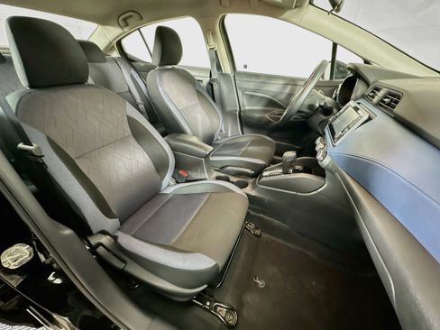 Used 2025 Nissan Versa SV FWD image 28