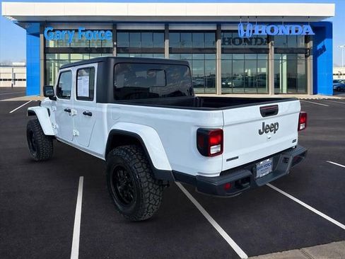 Used 2023 Jeep Gladiator Overland image 3