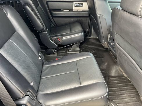 Used 2017 Ford Expedition XLT w/ Equipment Group 202A RWD image 10