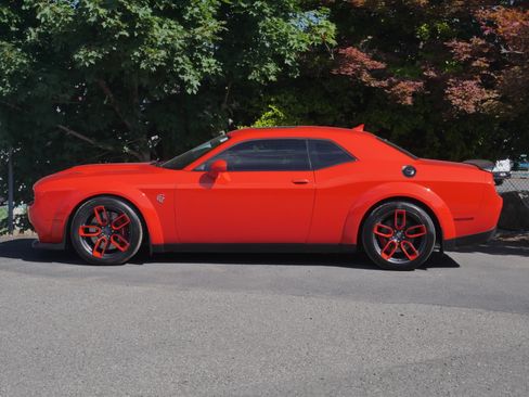 Used 2018 Dodge Challenger SRT Hellcat RWD image 16