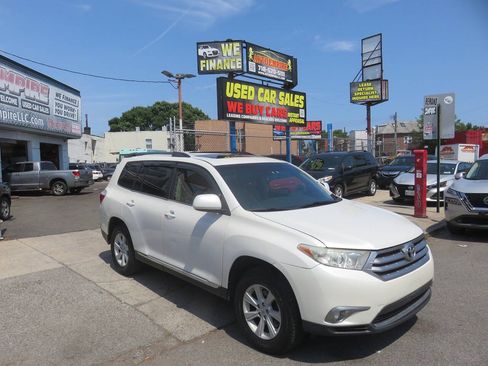 Used 2013 Toyota Highlander SE AWD/4WD image 3
