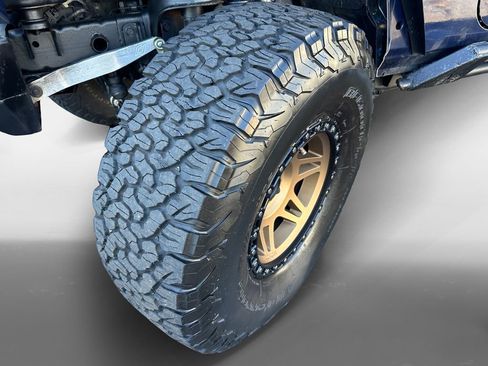 Used 2013 Jeep Wrangler Unlimited Rubicon w/ Connectivity Group image 9