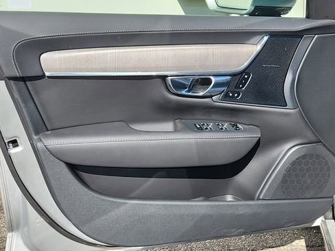 New 2024 Volvo S90 T8 Ultimate image 7