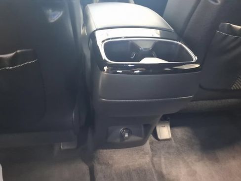 Used 2025 Kia Telluride AWD image 19