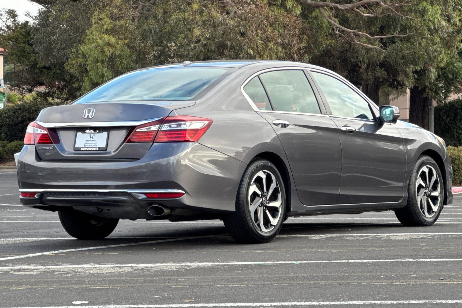 Used 2016 Honda Accord EX-L image 8