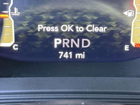 Used 2024 Jeep Gladiator Rubicon w/ Technology Group image 27