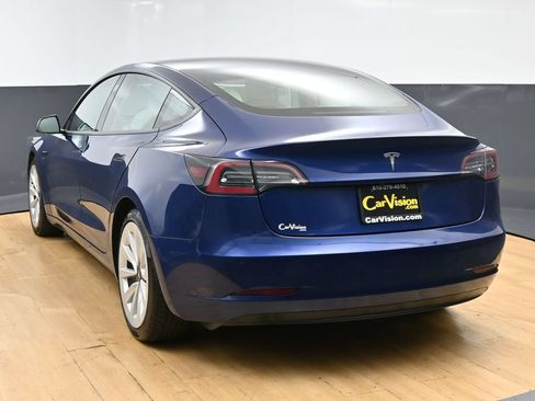Used 2021 Tesla Model 3 Standard Range Plus RWD image 5