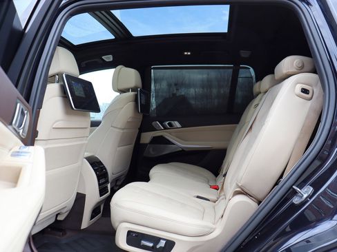 Used 2019 BMW X7 xDrive50i w/ Dynamic Handling Package AWD/4WD image 15