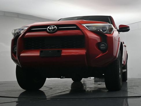 Used 2022 Toyota 4Runner SR5 Premium AWD/4WD image 19