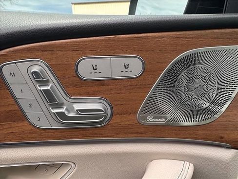 Used 2022 Mercedes-Benz GLS 450 4MATIC image 25