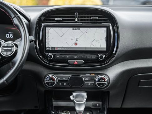Used 2023 Kia Soul GT-Line image 18
