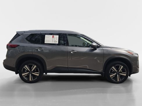 Certified 2025 Nissan Rogue SL AWD/4WD image 6