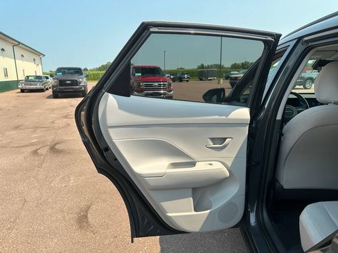 Used 2025 Hyundai Kona SEL AWD/4WD image 21