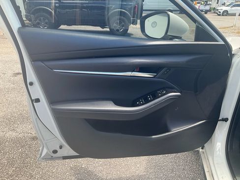 Used 2025 MAZDA MAZDA3 s FWD image 17