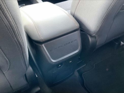 Used 2025 Ford Explorer Active RWD image 32