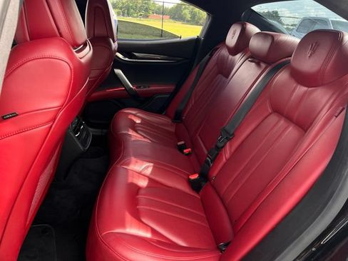 Used 2019 Maserati Ghibli GranSport RWD image 19