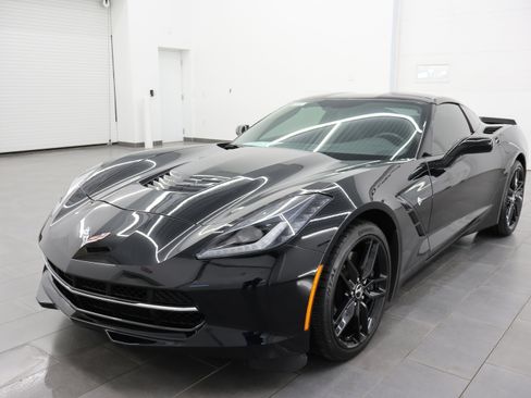 Used 2015 Chevrolet Corvette Stingray Coupe image 7