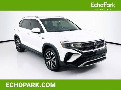 Used 2022 Volkswagen Taos SE AWD/4WD image 1
