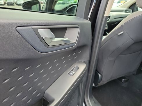 Used 2020 Ford Escape SE FWD image 13