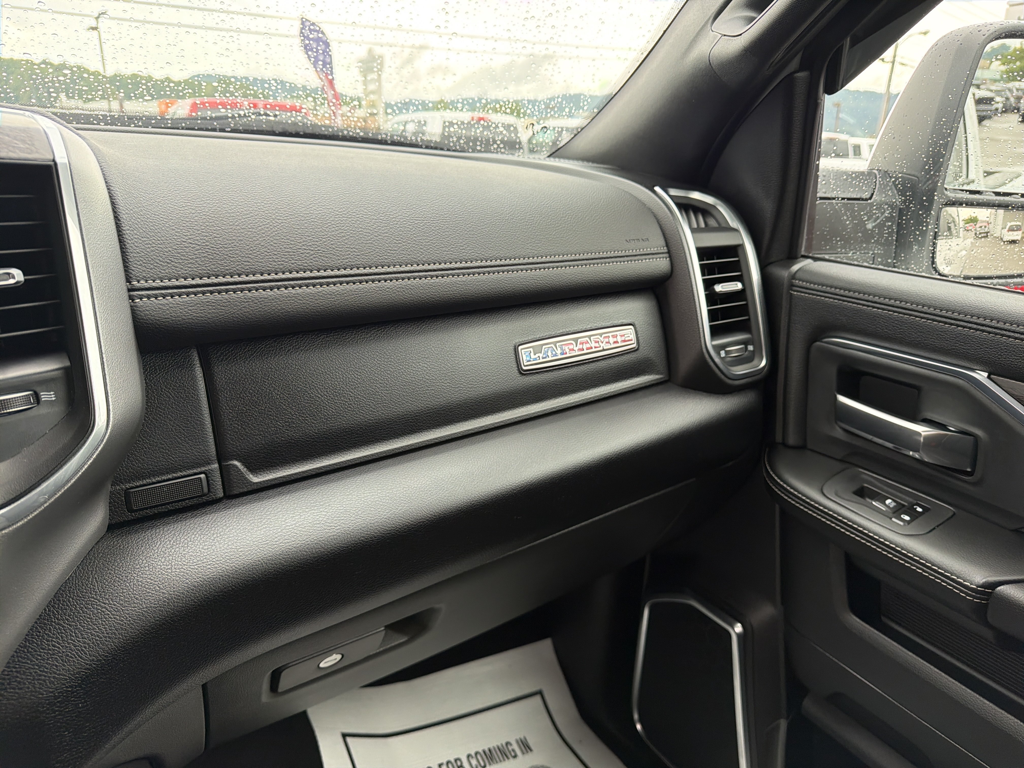 Used 2026 RAM 2500 Laramie AWD/4WD image 27